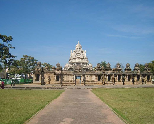 Day 12: Mahablipuram / Kanchipuram / Chennai (165 Kms) (03 Hrs)